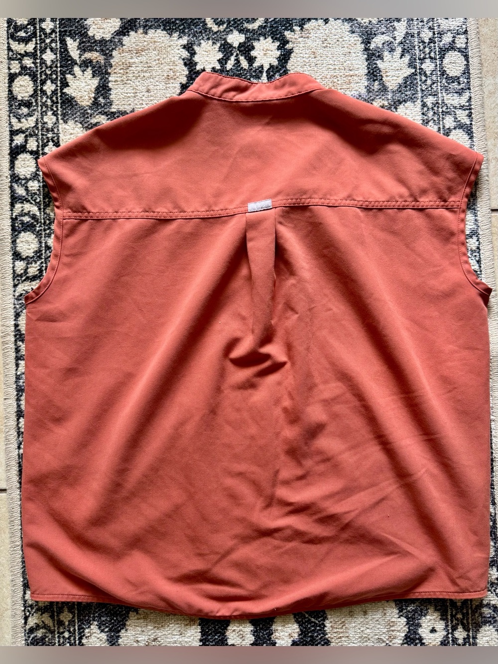 FIGS Rafaela Women’s Terracotta Orange Sleeveless Scrub Top Size Small Nursecore - Picture 3 of 4